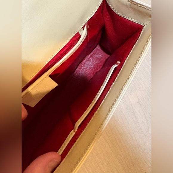 New , Gucci cream padlock bag with gold Accents. With box and dust bag . - Picture 7 of 16